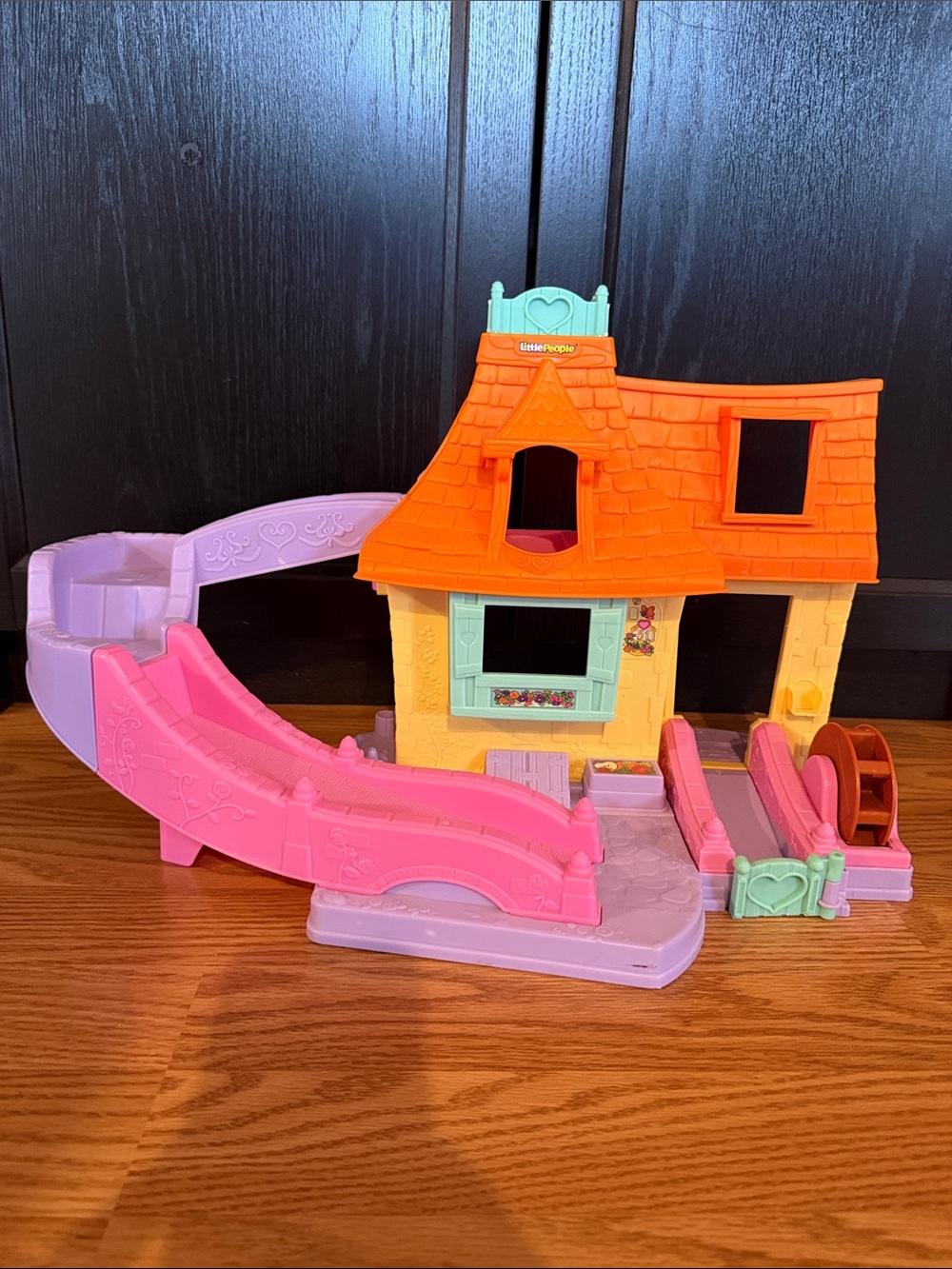 2013 Fisher Price Little People Klip Klop Cottage RARE